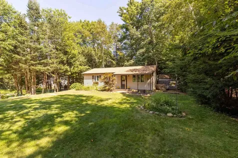 54 New London Drive Barnstead NH 03225