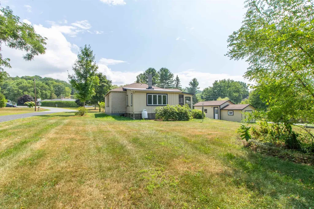 573 Sias Avenue Newport City VT 05855