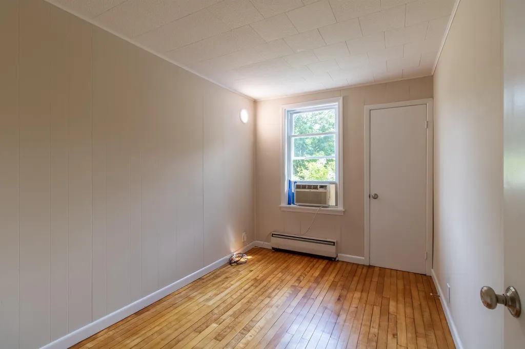 573 Sias Avenue Newport City VT 05855
