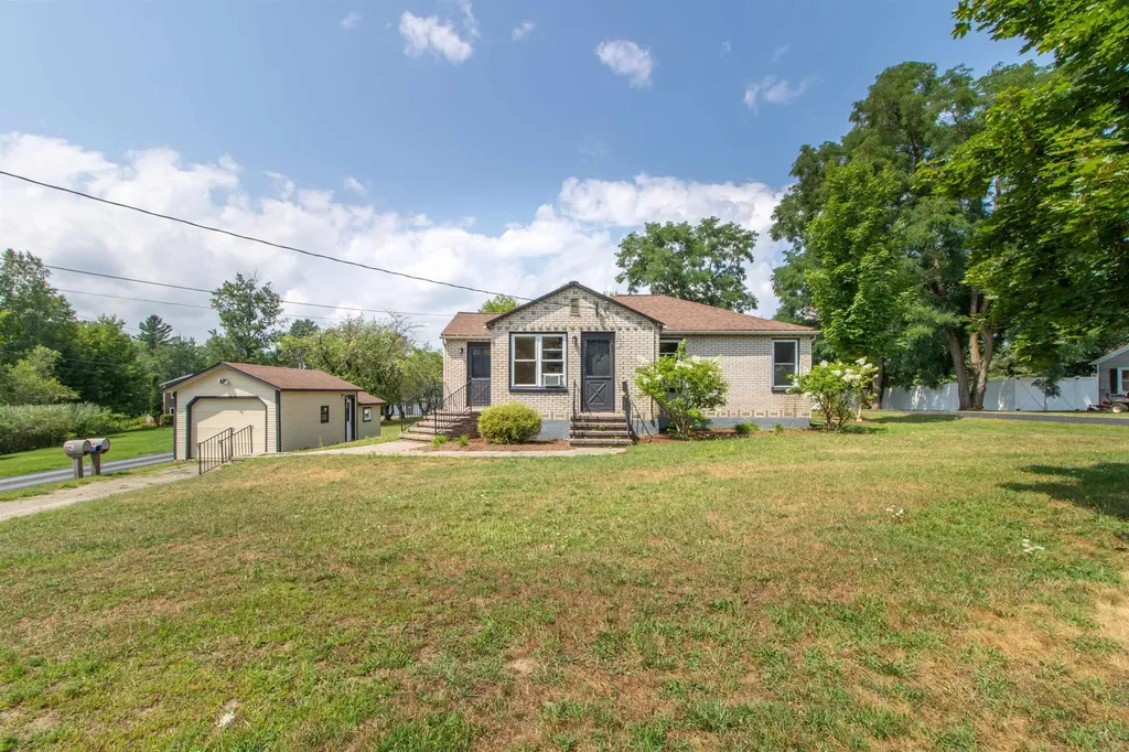 573 Sias Avenue Newport City VT 05855