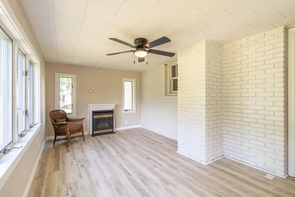 573 Sias Avenue Newport City VT 05855