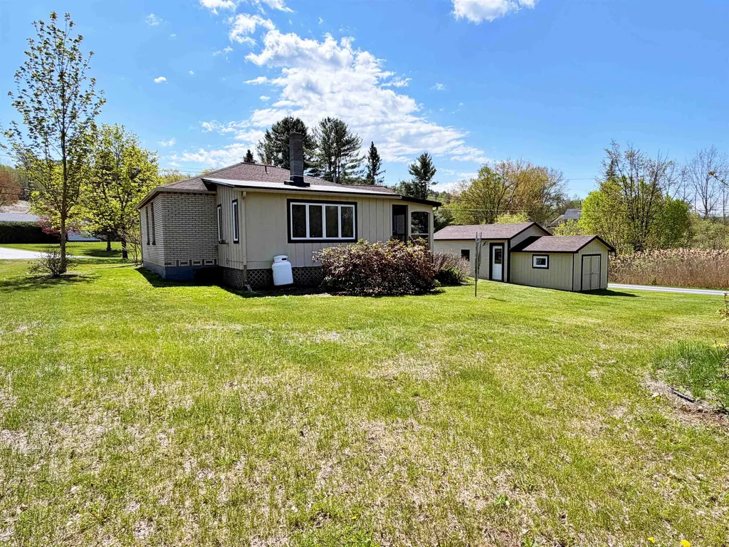 573 Sias Avenue Newport City VT 05855