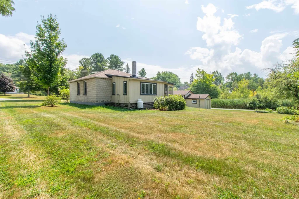 573 Sias Avenue Newport City VT 05855