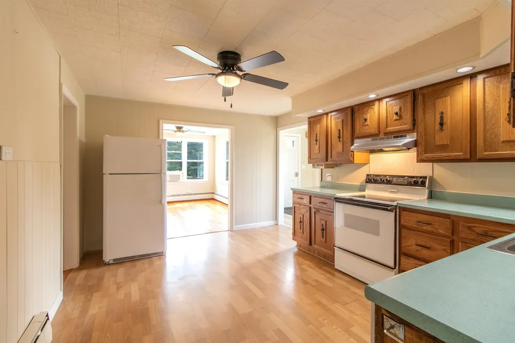 573 Sias Avenue Newport City VT 05855