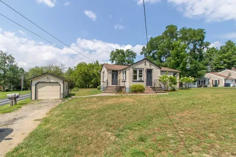 573 Sias Avenue Newport City VT 05855