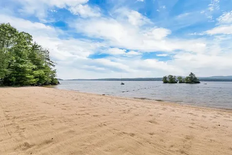 16 Birchwood Way Laconia NH 03246