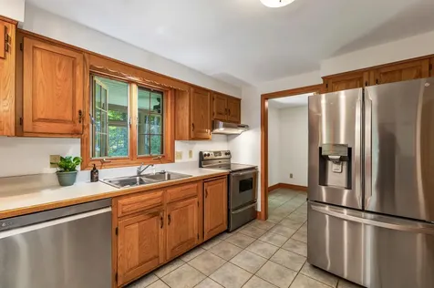 16 Birchwood Way Laconia NH 03246