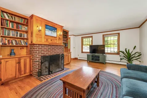 16 Birchwood Way Laconia NH 03246