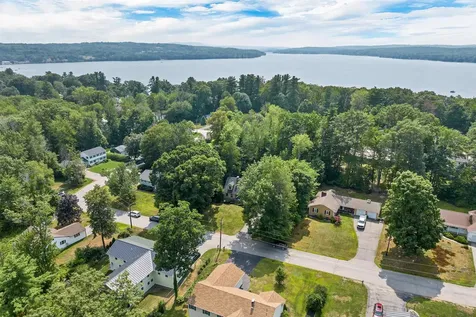 16 Birchwood Way Laconia NH 03246