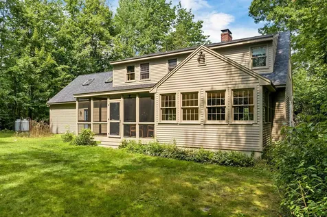 16 Birchwood Way Laconia NH 03246