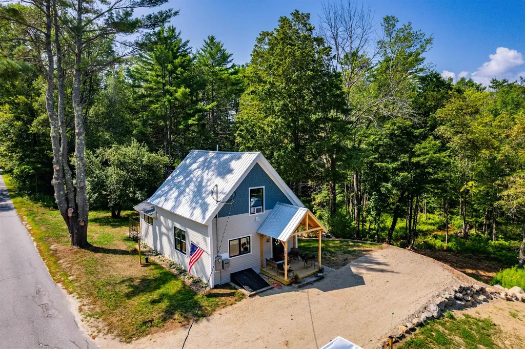 90 Ragged Mountain Road Danbury NH 03230