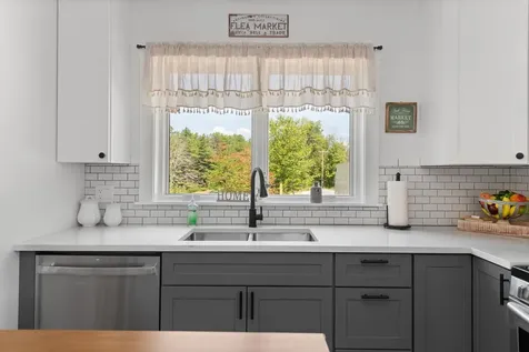 90 Ragged Mountain Road Danbury NH 03230