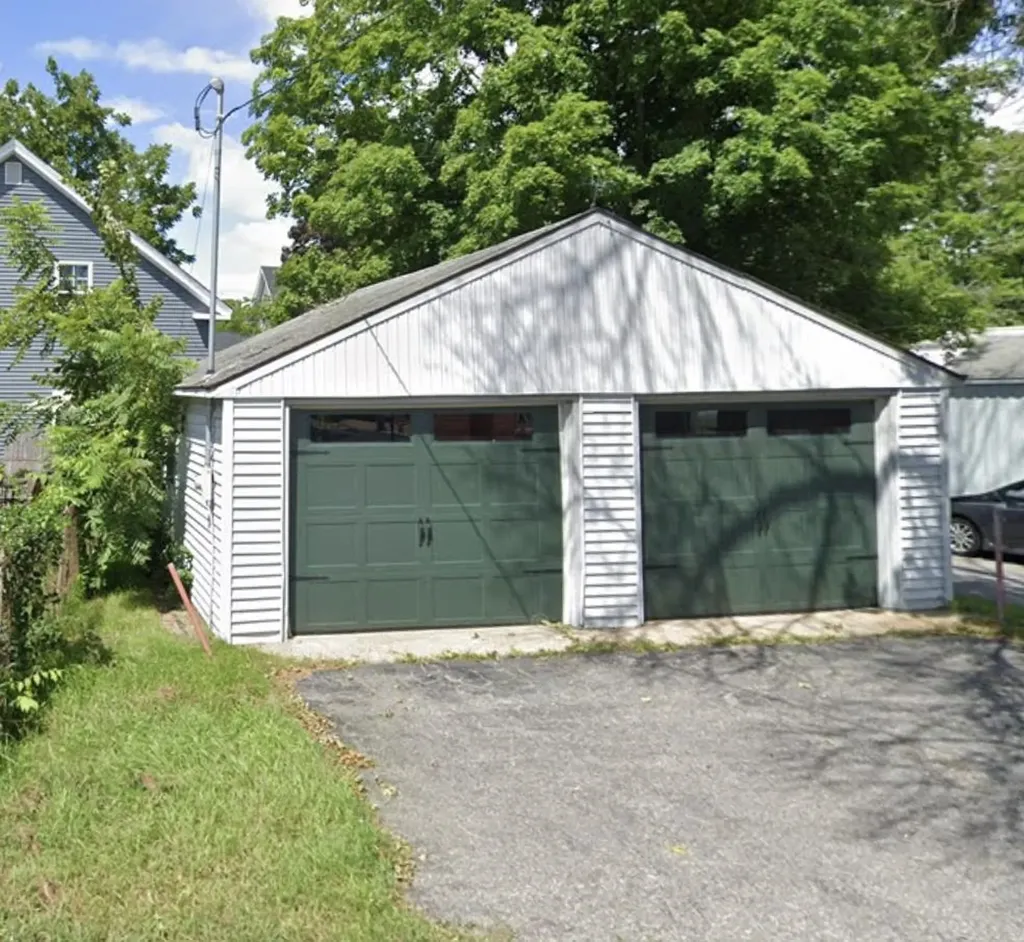 4 Elm Street Newmarket NH 03857