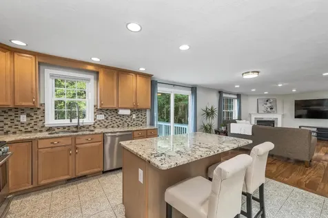 4 Sunblaze Drive Nashua NH 03062