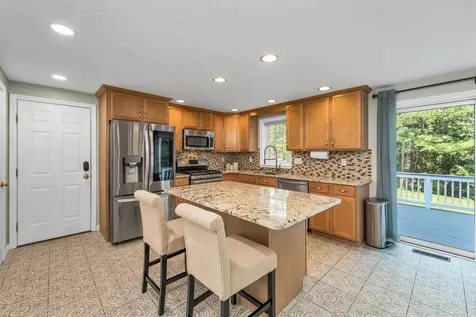 4 Sunblaze Drive Nashua NH 03062