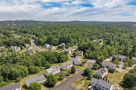 4 Sunblaze Drive Nashua NH 03062