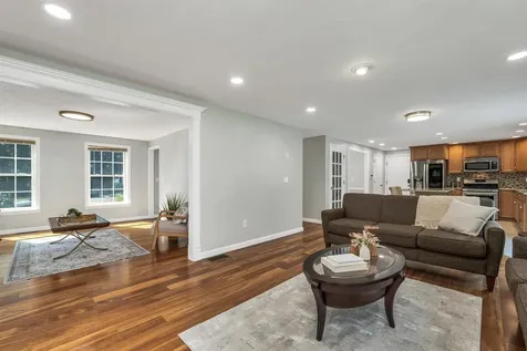 4 Sunblaze Drive Nashua NH 03062