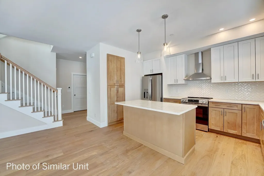 36 Kasnet Drive Rye NH 03870