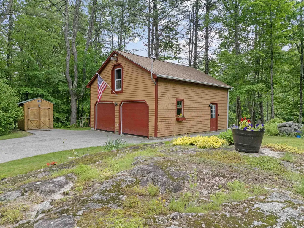 125 Pleasant Street Meredith NH 03253