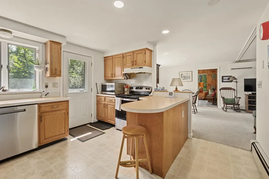 125 Pleasant Street Meredith NH 03253