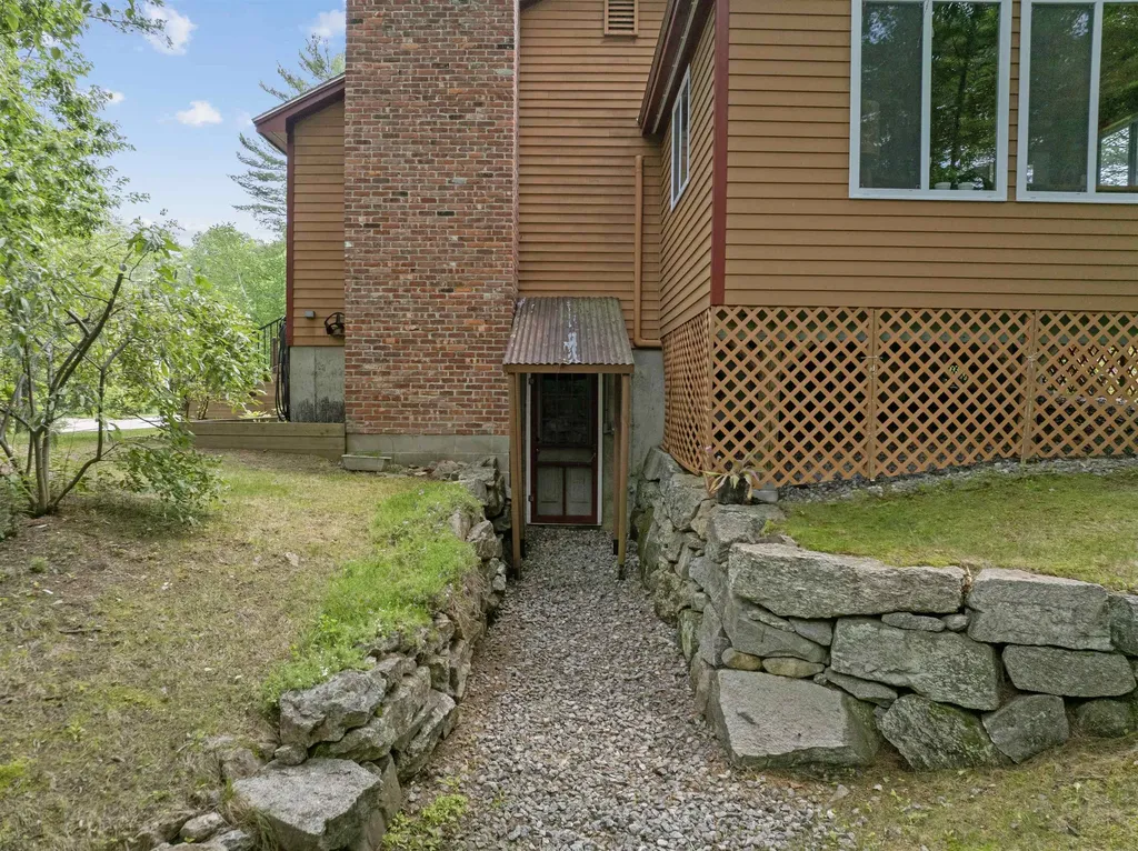 125 Pleasant Street Meredith NH 03253