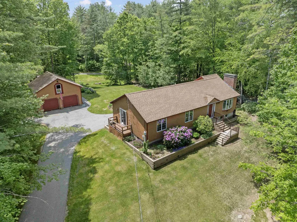 125 Pleasant Street Meredith NH 03253