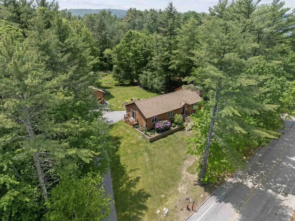 125 Pleasant Street Meredith NH 03253