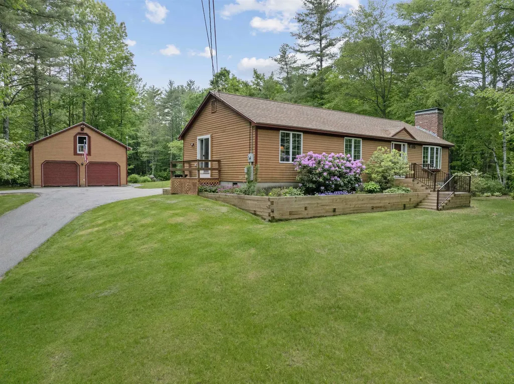 125 Pleasant Street Meredith NH 03253
