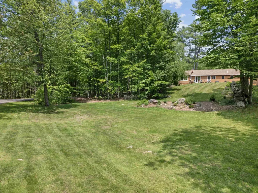 125 Pleasant Street Meredith NH 03253