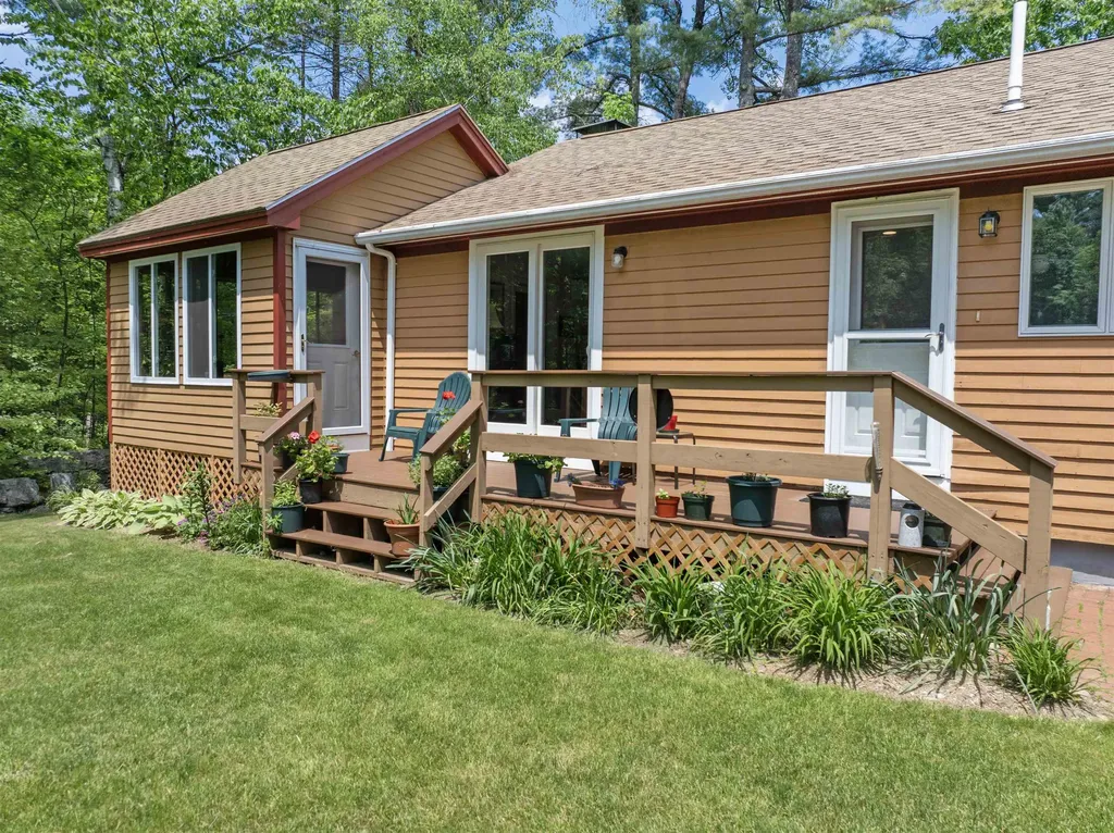 125 Pleasant Street Meredith NH 03253