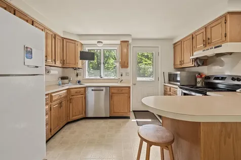 125 Pleasant Street Meredith NH 03253