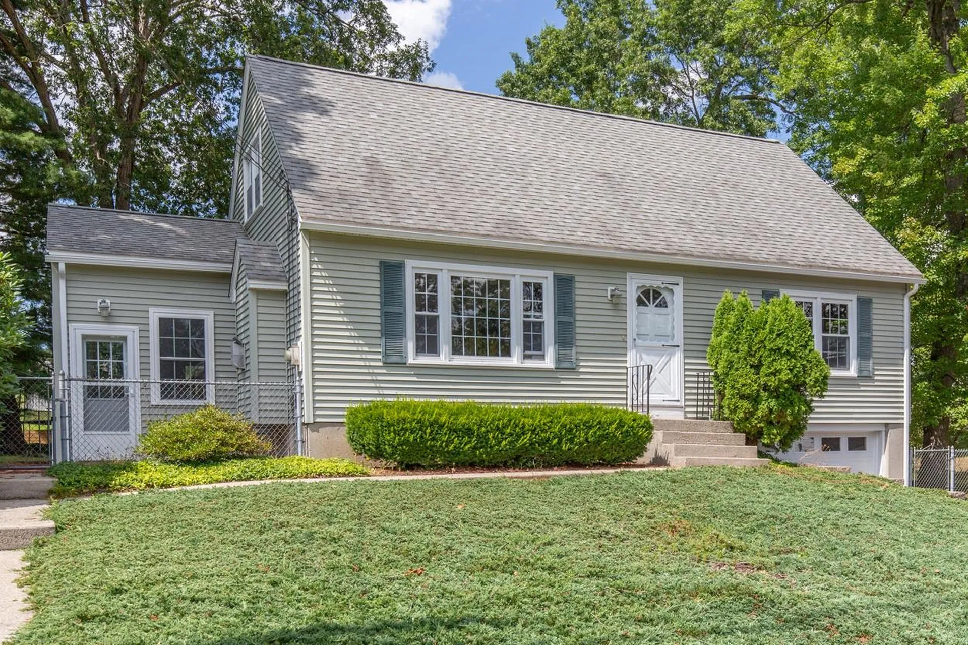 17 Briand Drive Nashua NH 03063