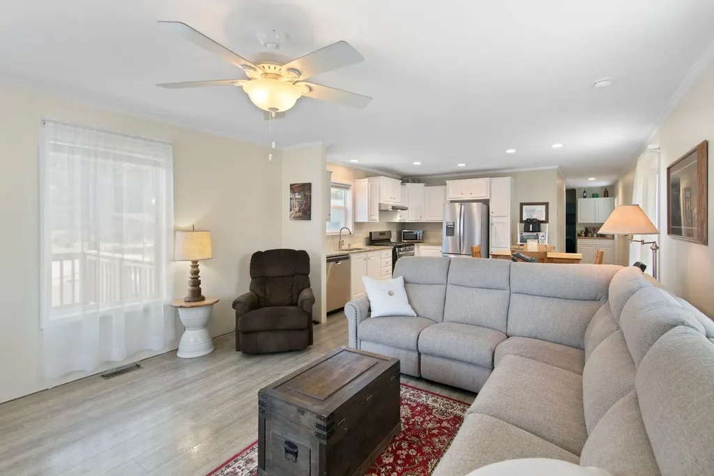 16 Hillcrest Street Hinsdale NH 03451