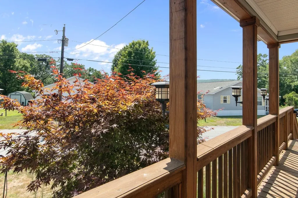 16 Hillcrest Street Hinsdale NH 03451