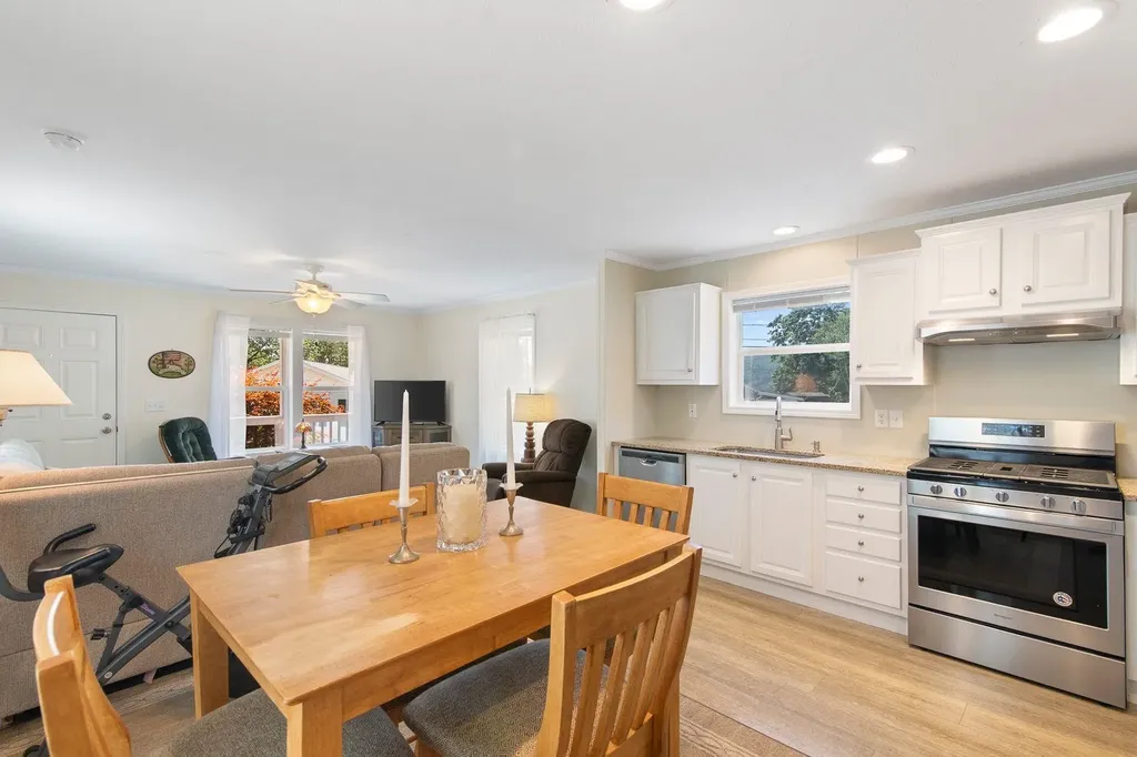 16 Hillcrest Street Hinsdale NH 03451