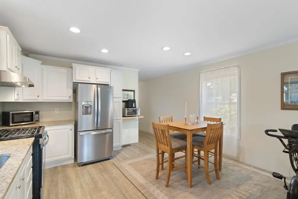 16 Hillcrest Street Hinsdale NH 03451