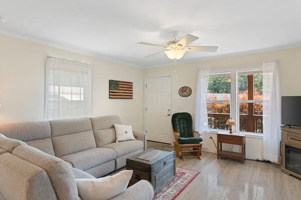 16 Hillcrest Street Hinsdale NH 03451