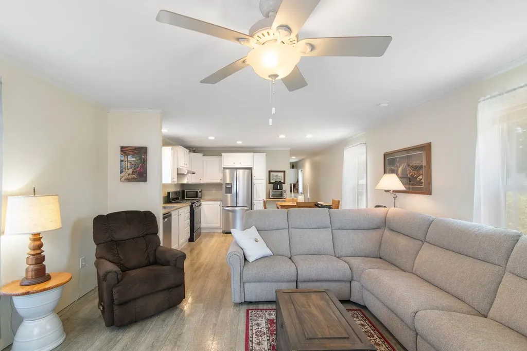 16 Hillcrest Street Hinsdale NH 03451