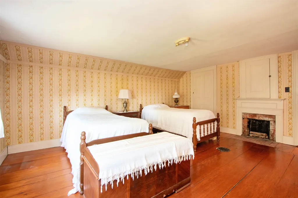 1247 High Ridge Road Waterford VT 05819