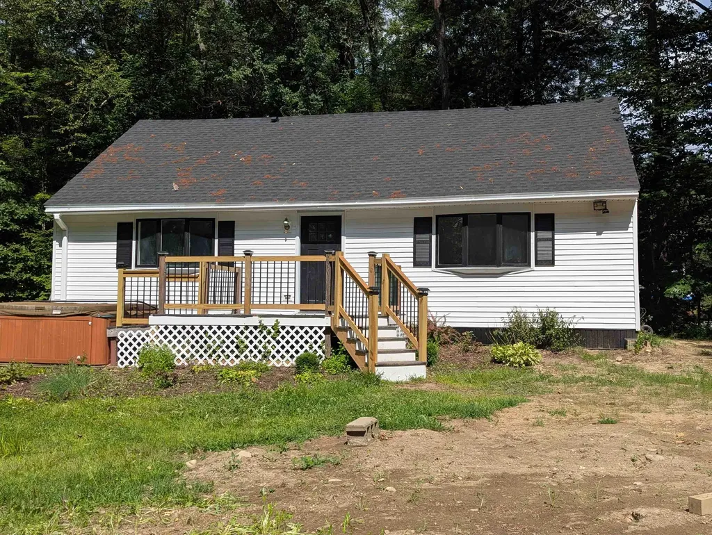 21 Baywoods Road Meredith NH 03253