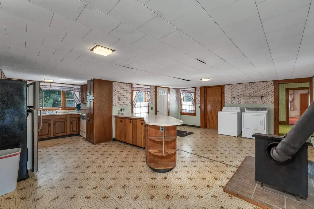 110 Main Street Pittsfield NH 03263