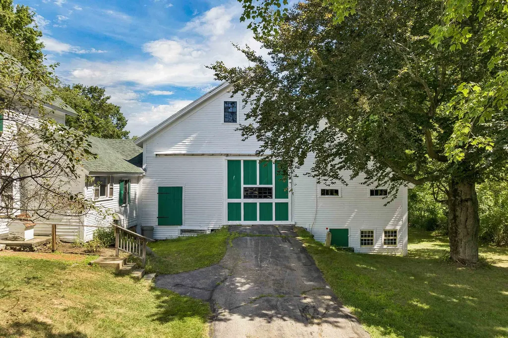 110 Main Street Pittsfield NH 03263