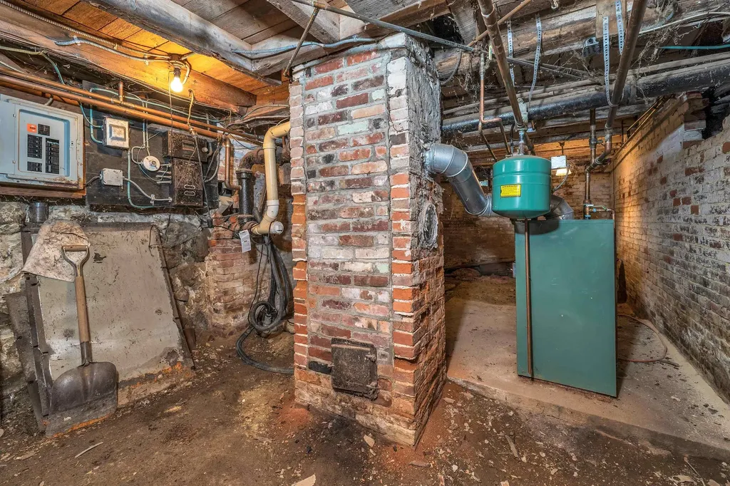 110 Main Street Pittsfield NH 03263