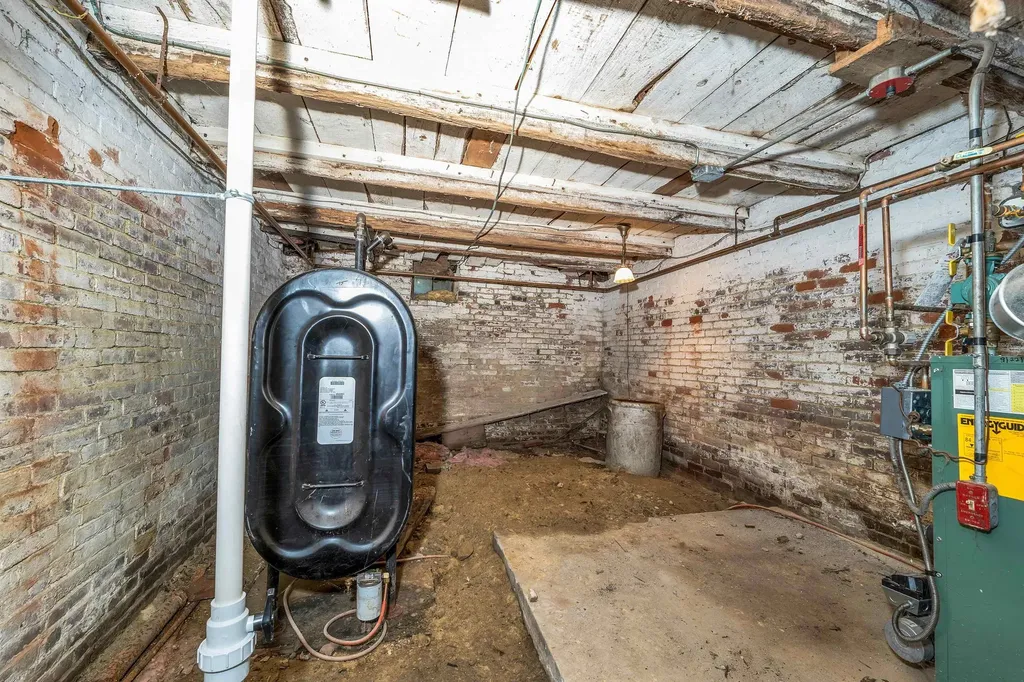 110 Main Street Pittsfield NH 03263