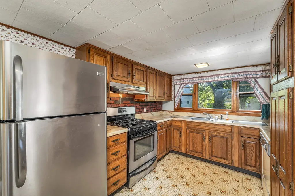 110 Main Street Pittsfield NH 03263