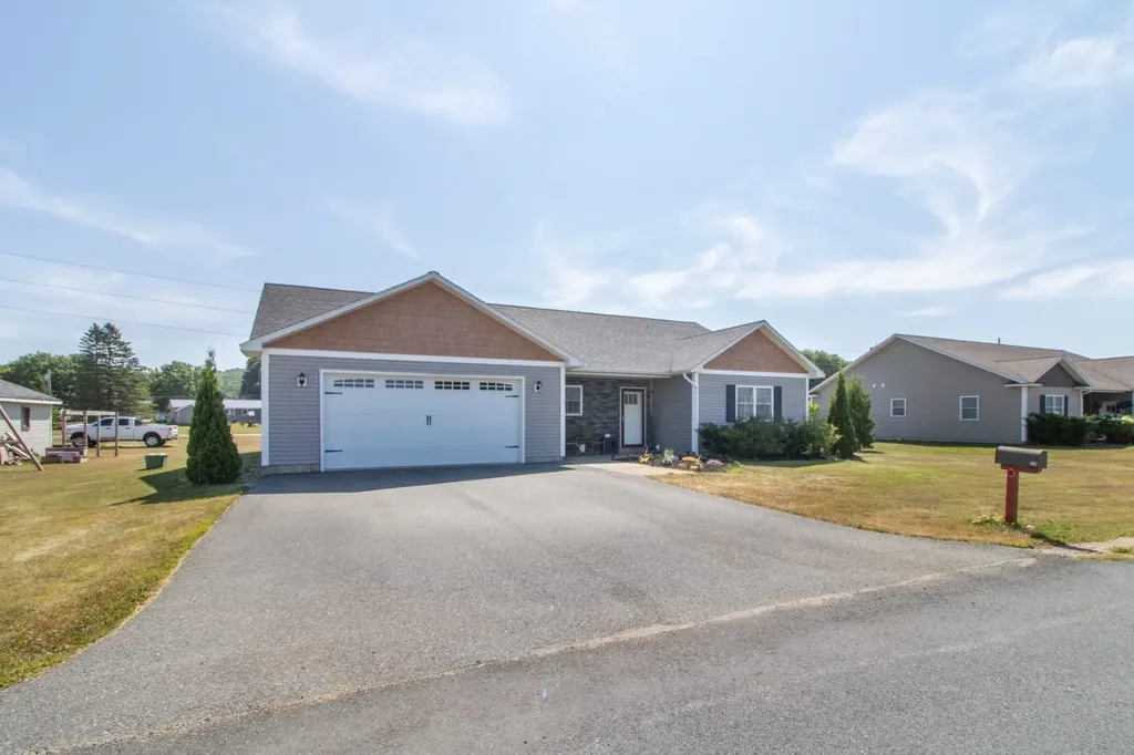 274 Dashner Circle Derby VT 05830