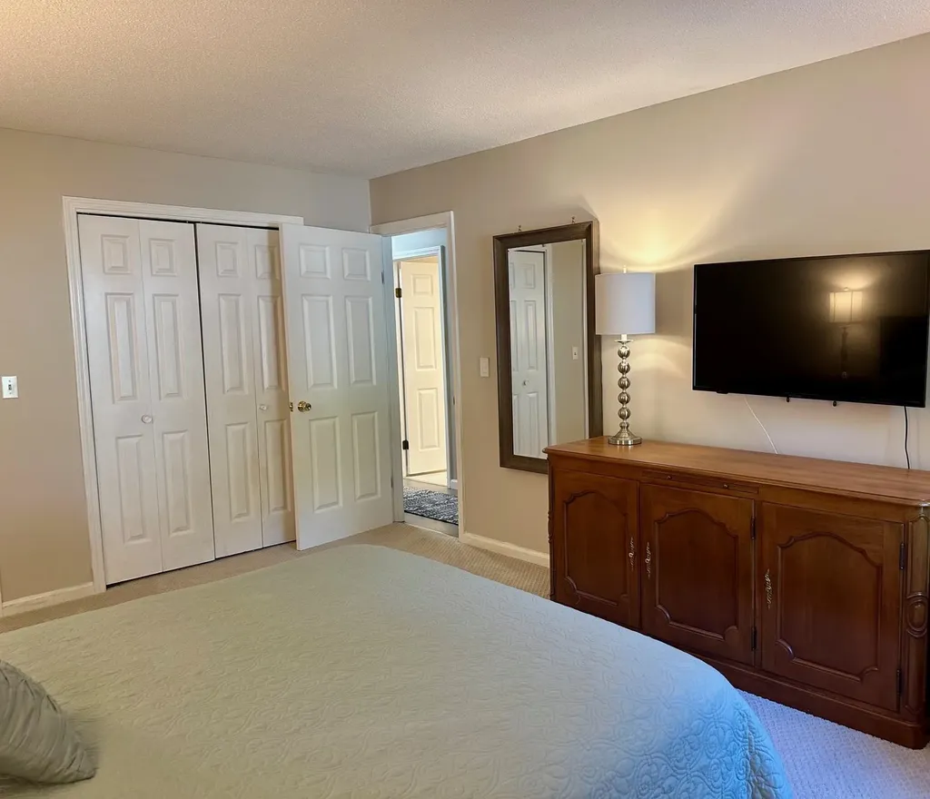 18 Pheasant Woods Colchester VT 05446