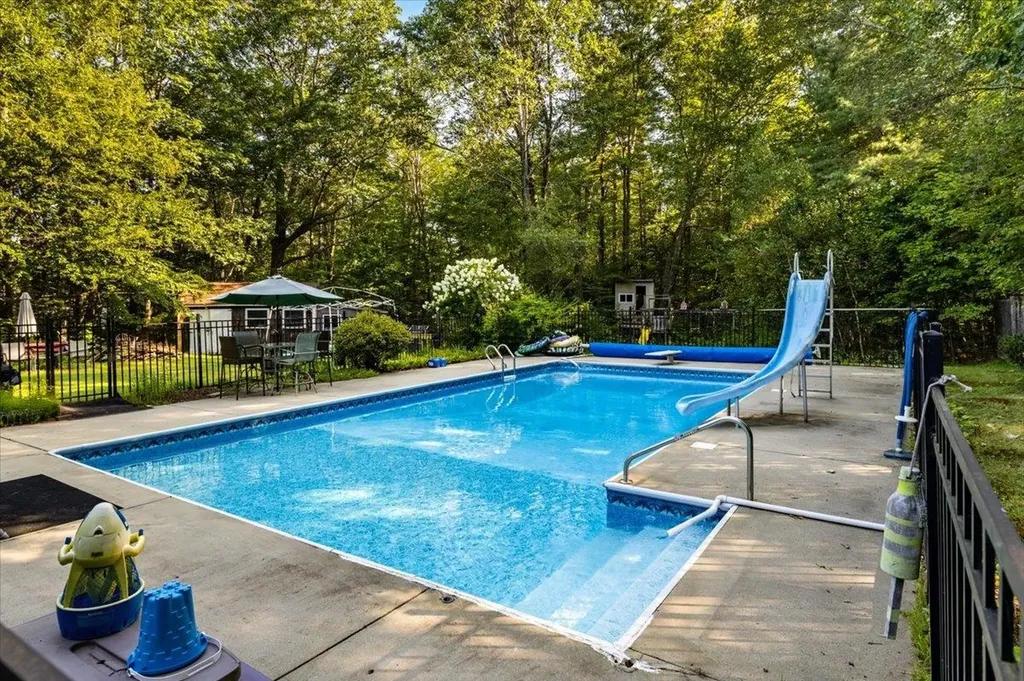 345 North Road Deerfield NH 03037