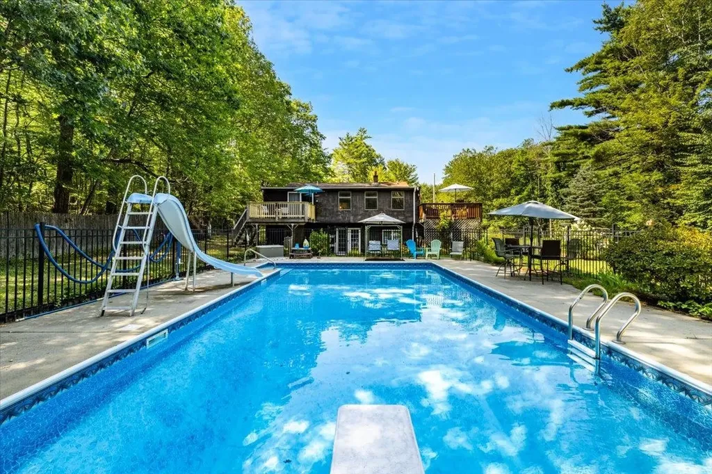 345 North Road Deerfield NH 03037