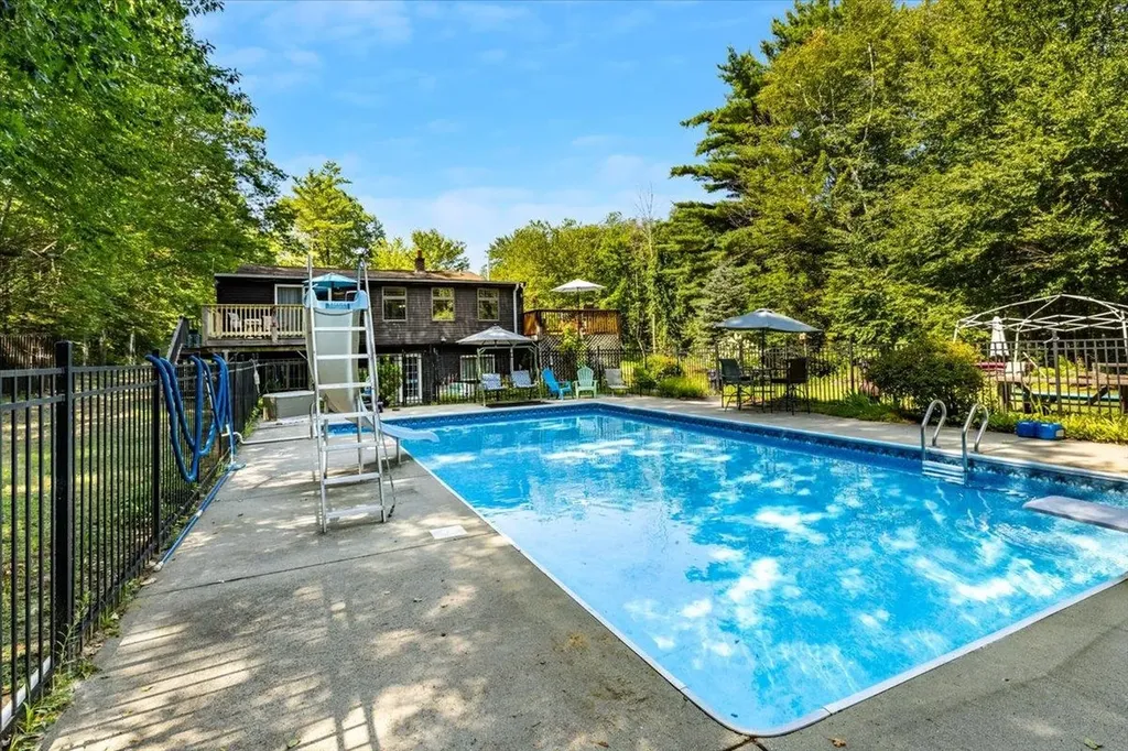 345 North Road Deerfield NH 03037